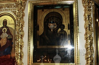 По случаю празднования 115-летия в Казанский собор привезены святыни