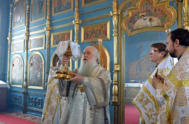 Божественная Литургия в храме святой великомученицы Параскевы. 11 января 2015г.