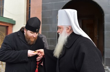 Вологодской митрополии передана частица мощей священномученика Николая Попова
