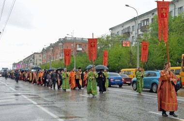 9 мая состоялся крестный ход, посвященный 70-летию Великой Победы.