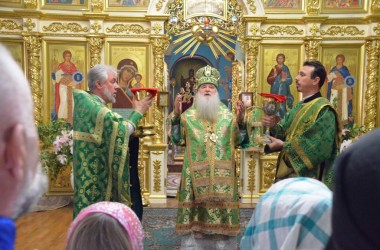 Божественная литургия в Казанском соборе в день Святой Троицы