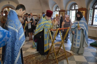 3 сентября в Иоанно-Предтеченском храме совершена панихида по жертвам трагедии в Беслане