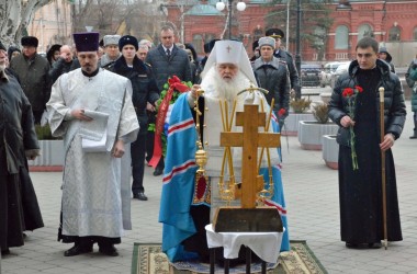 Сегодня на железнодорожном вокзале совершена лития по погибшим в результате теракта