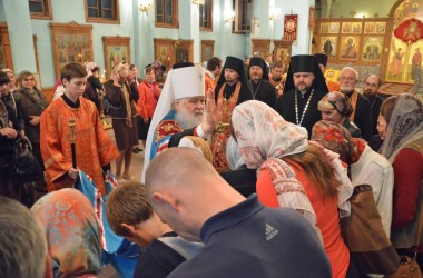 В канун дня празднования памяти святых жен-мироносиц митрополит Волгоградский и Камышинский Герман совершил Всенощное бдение