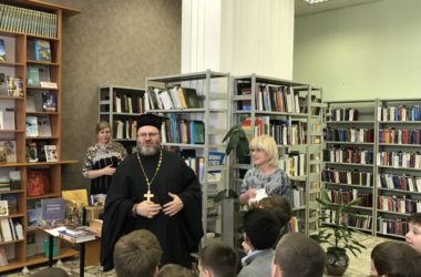 Священники рассказали школьникам о православной книге