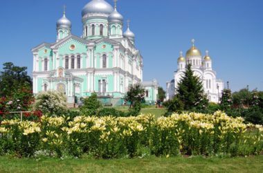 Паломничества в апреле