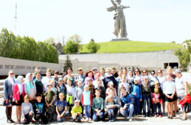 Экскурсия воспитанников школы «Вдохновение» по местам боевой славы