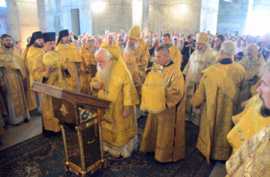 Божественная Литургия в соборе Александра Невского