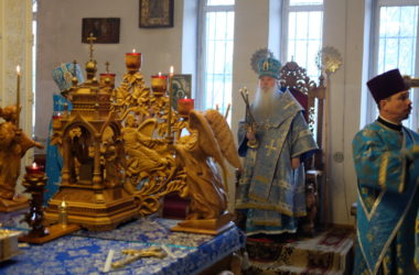 Божественная литургия в престольный праздник храма иконы Божией Матери «Всех скорбящих Радость»