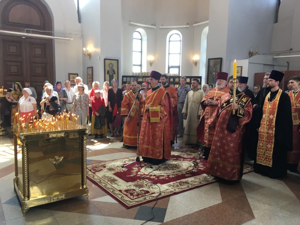 Панихида по погибшим в годы Великой Отечественной войны прошла на Мамаевом  кургане | 09.05.2019 | Волгоград - БезФормата