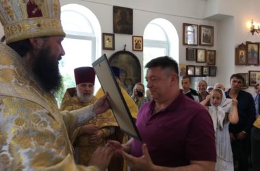 В день Всех русских святых митрополит Феодор наградил мирян за усердное служение во благо Церкви