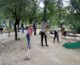 Волонтеры помогают обустроить детскую игровую зону возле Свято-Феодоровского храма