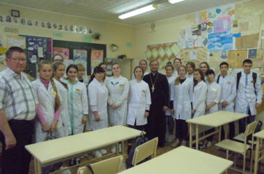 Студентам-медикам рассказали о священниках — участниках войны