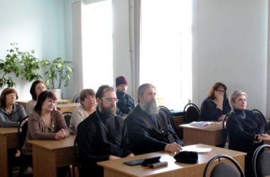 Преподаватели и сотрудники Царицынского православного университета обучаются оказанию первой помощи