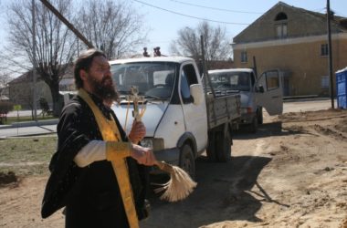 В Волгограде освятили место строительства многопрофильного медицинского центра