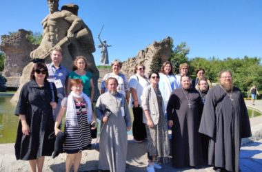 Члены экспертной комиссии конкурса «За нравственный подвиг учителя» посетили памятные места Волгограда