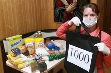 В Центре выдачи гуманитарной помощи Волгоградской епархии вручили тысячный набор продуктов