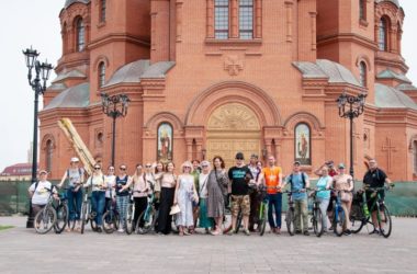 Весеннее велопаломничество по храмам Волгограда началось в Александровском саду
