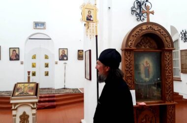 Прихожане Богоявленского прихода помолились перед Августовской иконой Божией Матери
