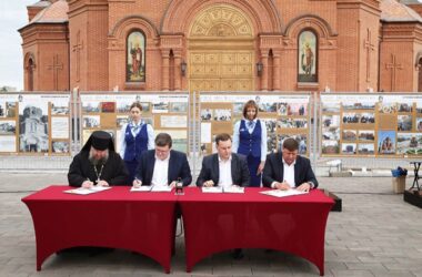 Волгоградская епархия приняла участие в открытии выставки об Александо-Невском соборе