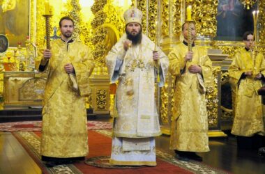 Всенощное бдение в Свято-Успенском кафедральном соборе г. Смоленска возглавил митрополит Феодор