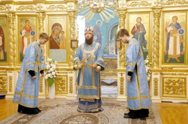 Престольный праздник в Казанском соборе возглавил митрополит Феодор