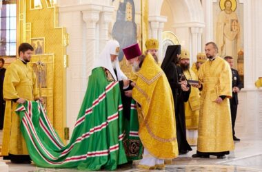 Клирики Волгоградской епархии были награждены Патриаршими наградами