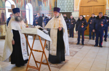 Казаки молитвенно почтили память безвинно пострадавших предков в годы безбожия