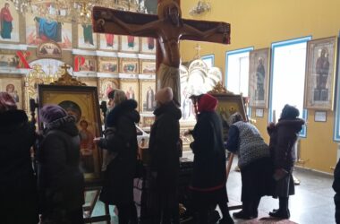 Крестный ход «Святая Русь» направляется в Дубовское благочиние