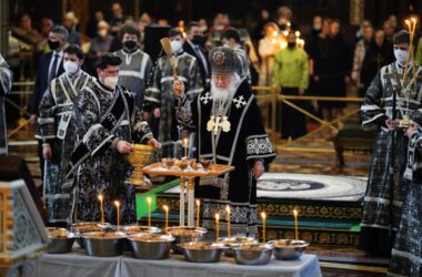 В пятницу первой седмицы Великого поста Святейший Патриарх Кирилл совершил Литургию Преждеосвященных Даров в Храме Христа Спасителя