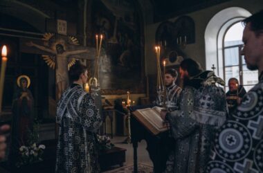 Митрополит Феодор: Крест соединяет нас с Небесным Отцом