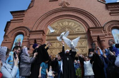 В праздник Благовещения митрополит Феодор возглавил торжества в Александро-Невском соборе