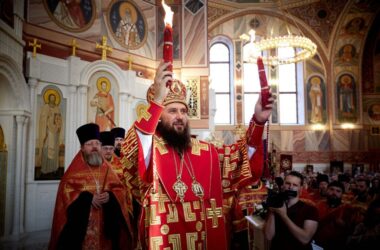 Пасхальный Крестный ход возглавил митрополит Феодор