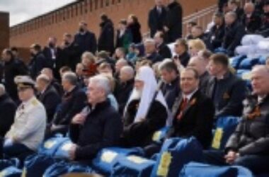 Святейший Патриарх Кирилл присутствовал на военном параде в честь 77-летия Победы