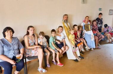 Молитва, мёд и православный лагерь — епархиальный Миссионерский отдел поддерживает семьи в пункте временного размещения жителей Донбасса