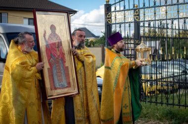 Ковчег с частицей мощей святителя Спиридона Тримифунтского прибыл в Сталинградское благочиние