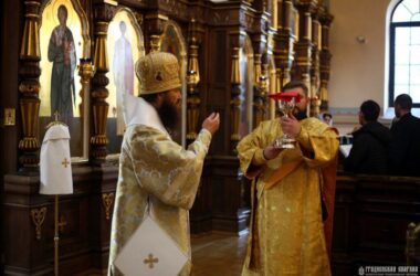 Митрополит Феодор совершил Литургию в Покровском кафедральном соборе города Гродно