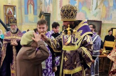 Митрополит Феодор сослужил за всенощным бдением в Свято-Троицком кафедральном соборе города Екатеринбурга