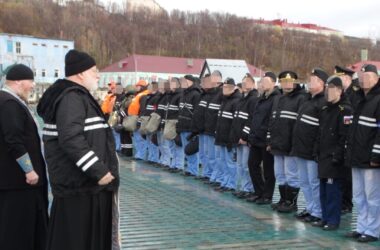 Волгоградский священнослужитель посетил экипаж подводной лодки «Волгоград»