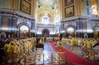 Митрополит Феодор сослужил Святейшему Патриарху Кириллу в день его 76-летия