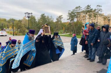 «…Ты еси Всесильная христиан Помощница и Заступница»