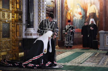 Святейший Патриарх Кирилл совершил вечерню с чином прощения в Храме Христа Спасителя