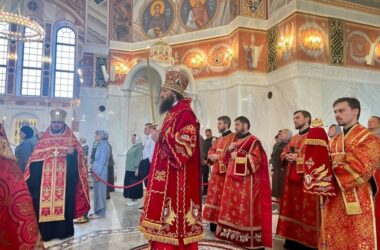 В канун Недели святых жен-мироносиц митрополит Феодор возглавил всенощное бдение