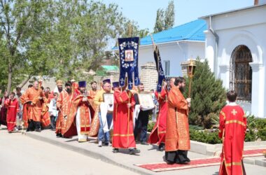 Престольный праздник храма иконы Божией Матери «Нечаянная Радость» возглавил митрополит Феодор