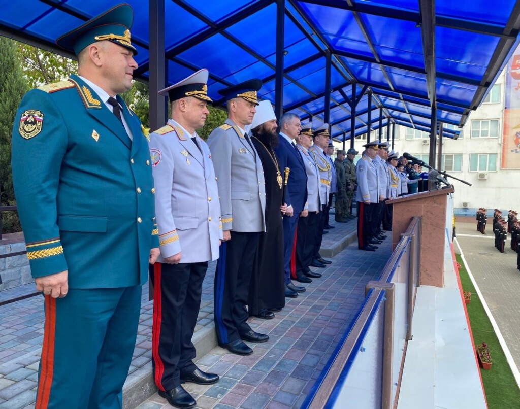 Митрополит Феодор принял участие в торжественном открытии шестого открытого  военно-спортивного сбора «Наследники Победы» | 01.05.2023 | Волгоград -  БезФормата