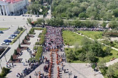 Видео: Перенесение мощей священномученика Николая Попова в кафедральный собор святого благоверного князя Александра Невского