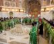 Сонм архиереев совершил Божественную литургию в Александро-Невском кафедральном соборе