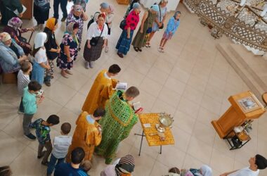 В храмах Волгоградской епархии благословили учащихся на начало учебного года