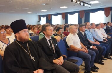 Священник принял участие в совещании педагогов Кировского района
