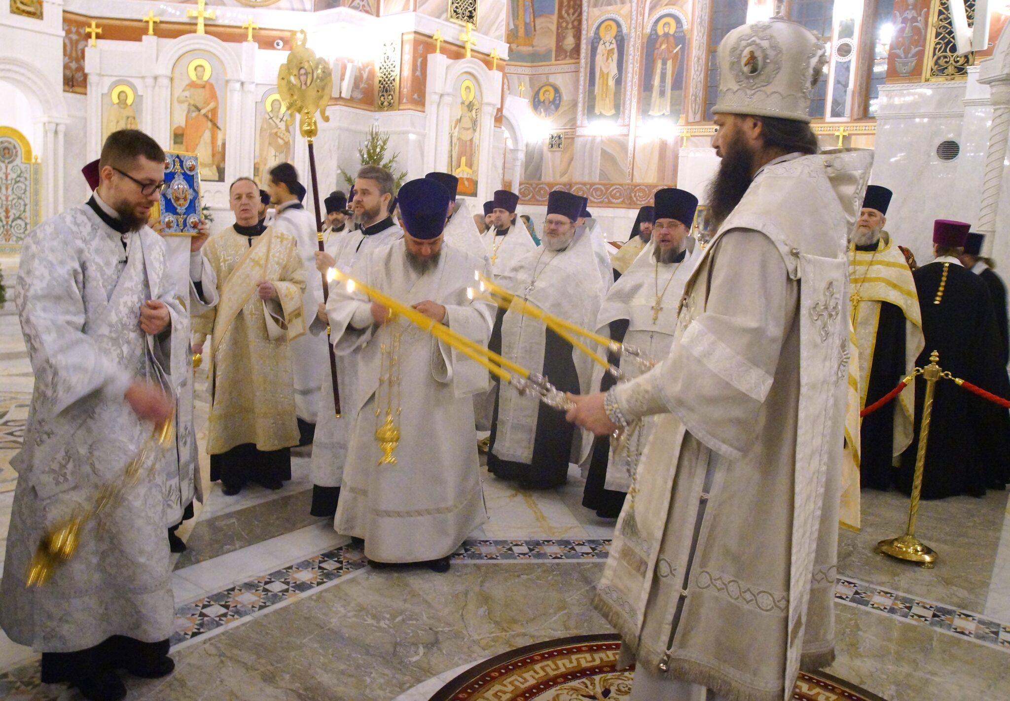 В Александро-Невском соборе совершена Великая вечерня | 08.01.2024 |  Волгоград - БезФормата